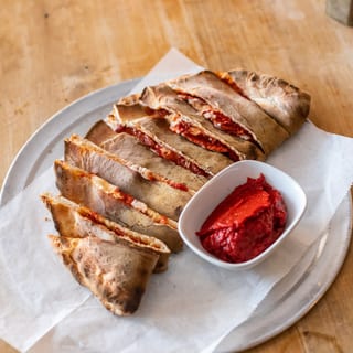 Sujuk Calzone